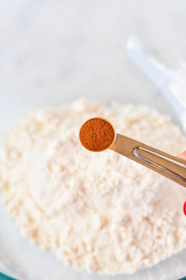 adding cinnamon to cake mix