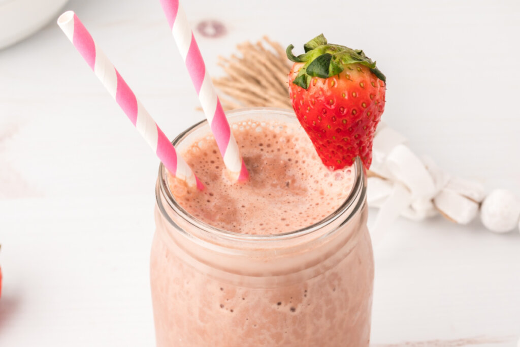 closeup chocolate strawberry smoothie