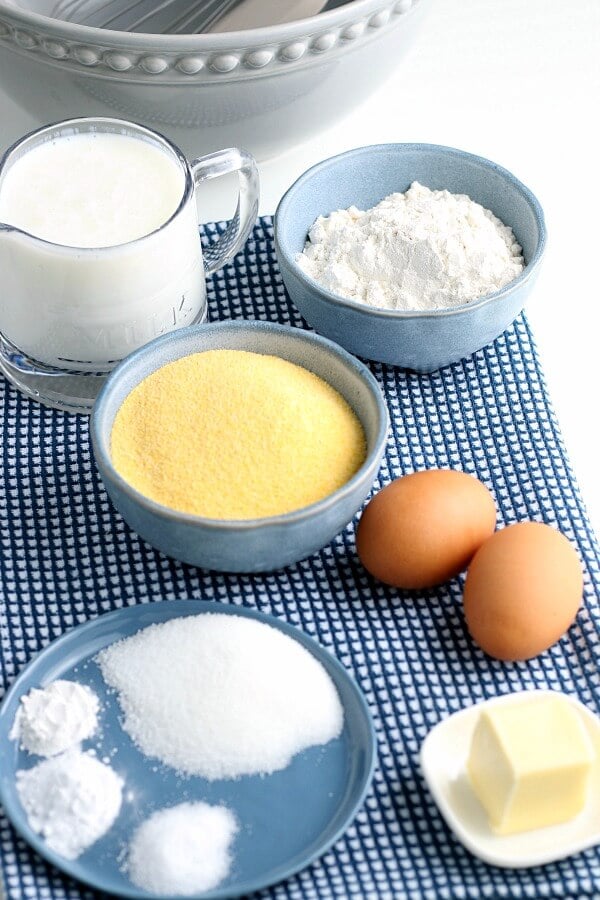 Ingredients to make pancakes.