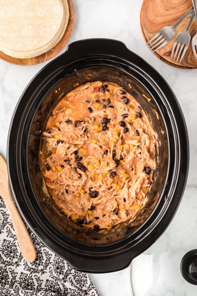 slow cooker fiesta chicken in crockpot