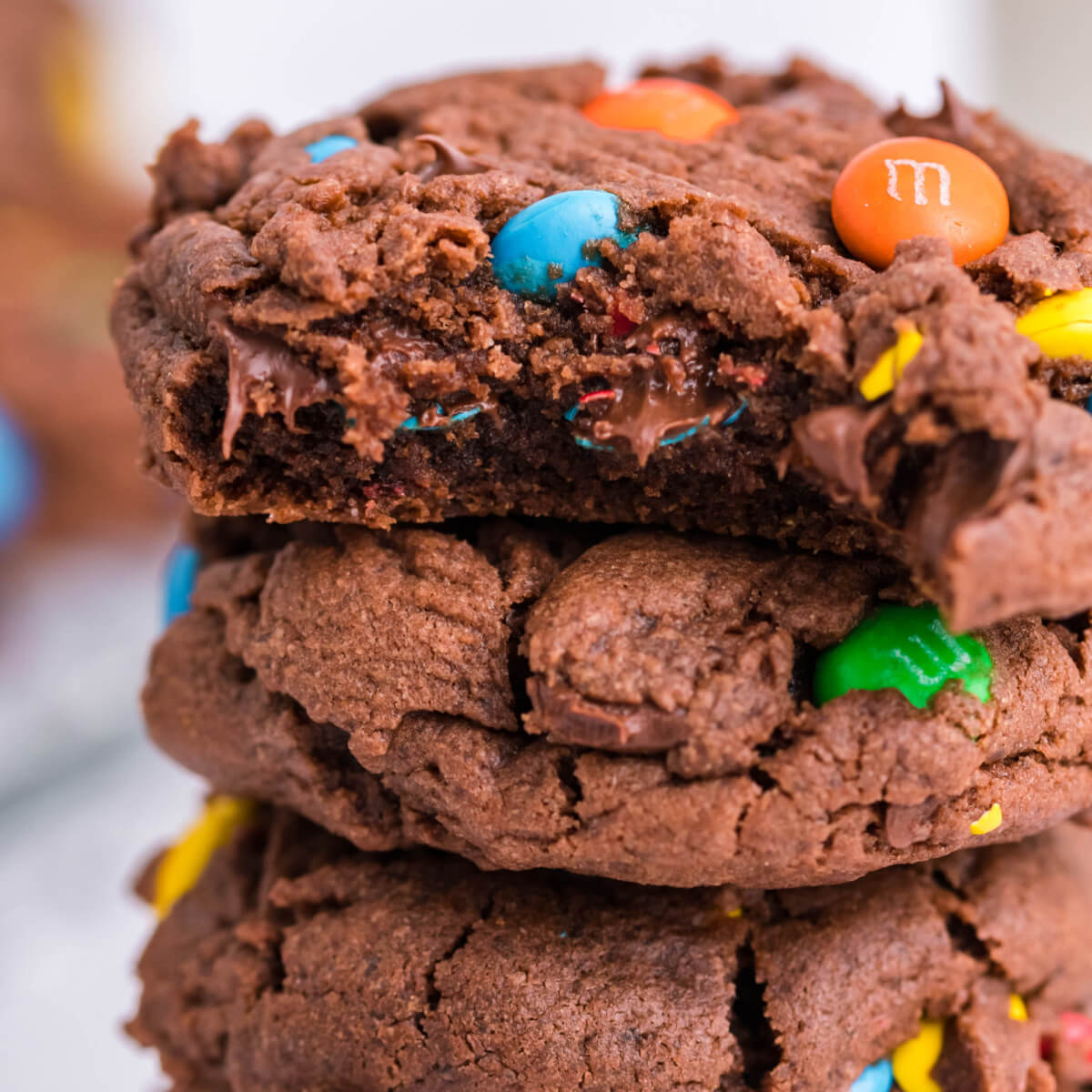 M&M Chocolate Pudding Cookies - Love Bakes Good Cakes