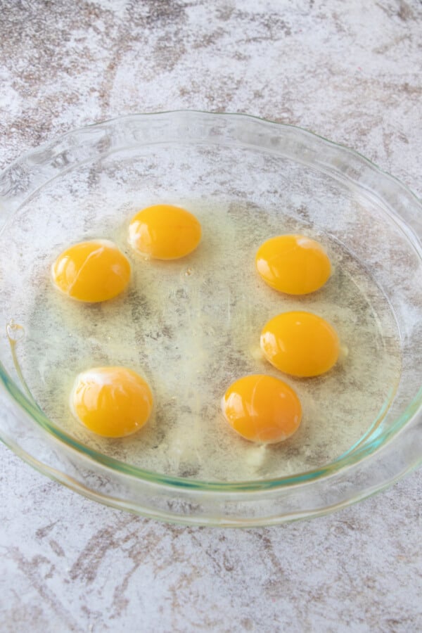 eggs in plie plate