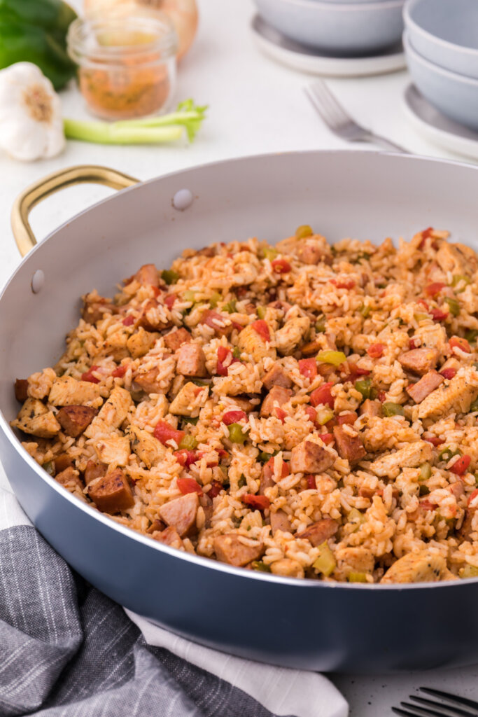 finished jambalaya in skillet