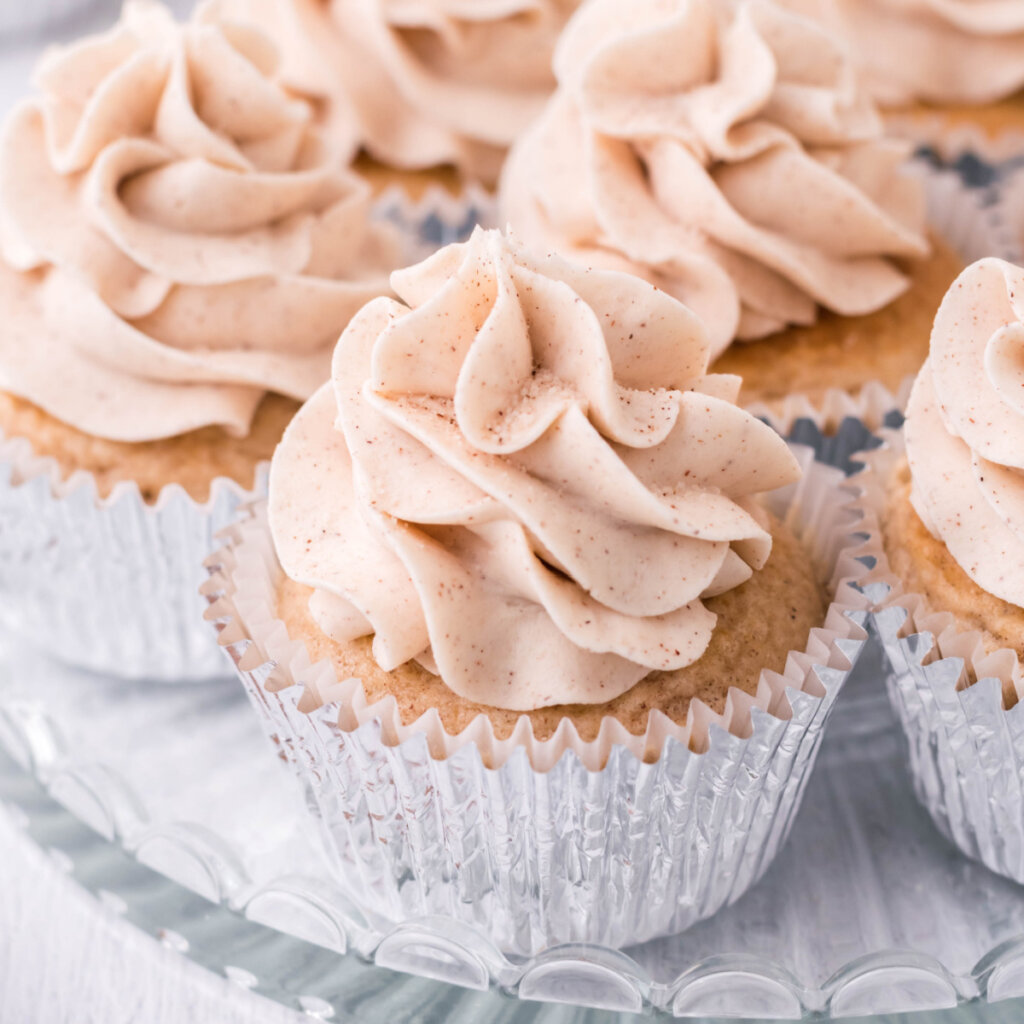 closeup of snickerdoodle cupcakes