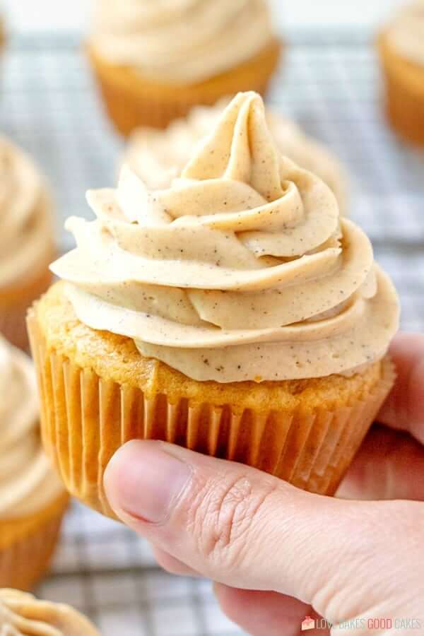 pumpkin cupcakes with pumpkin