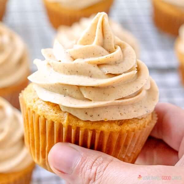 Pumpkin Cupcakes with Pumpkin Spice Cream Cheese Frosting - Full of pumpkin flavor and perfect for Fall baking!