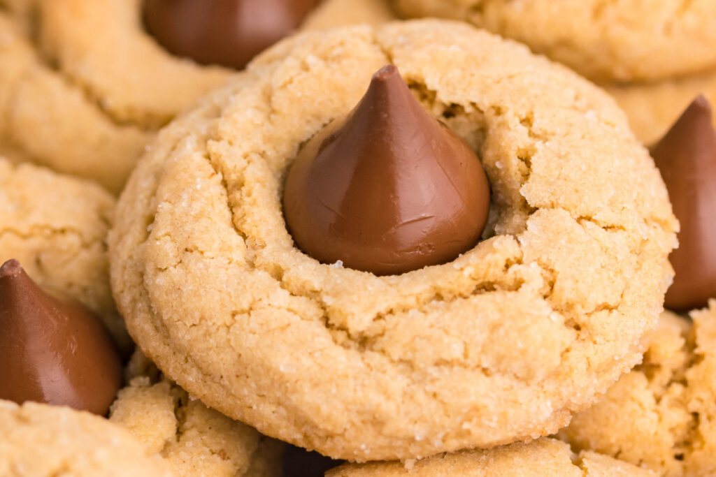 closeup of a peanut butter blossom cookie
