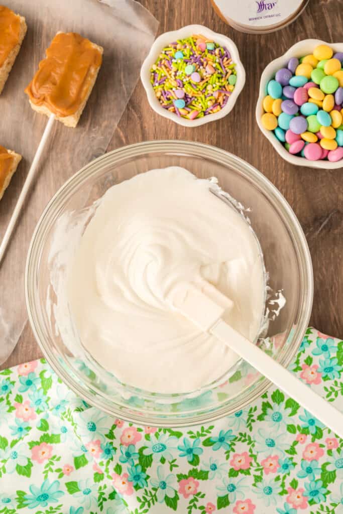 white candy melts melted in bowl