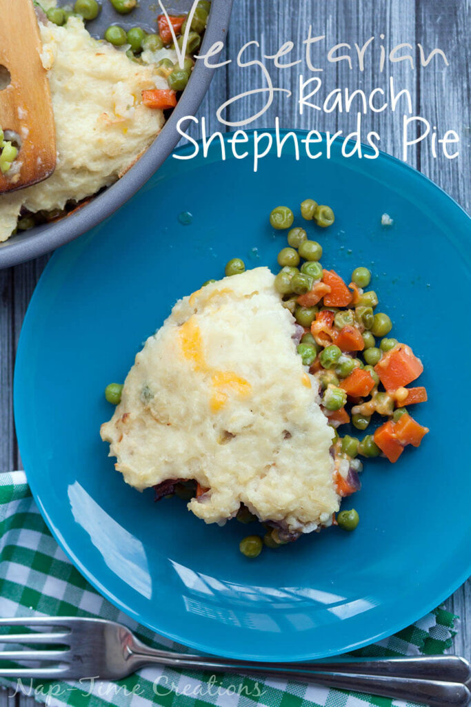 Vegetarian Ranch Shepherds Pie on a blue plate.