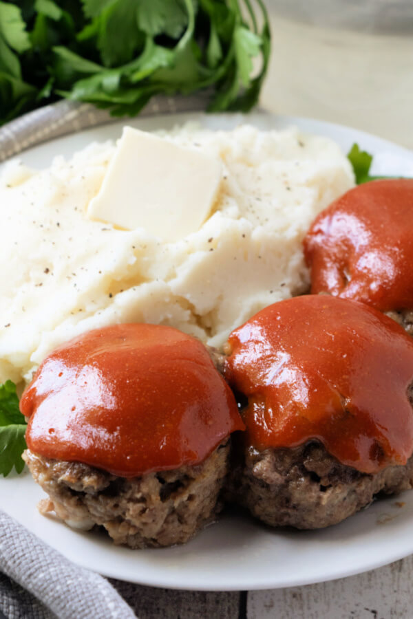 meatloaf muffins with mashed potatoes