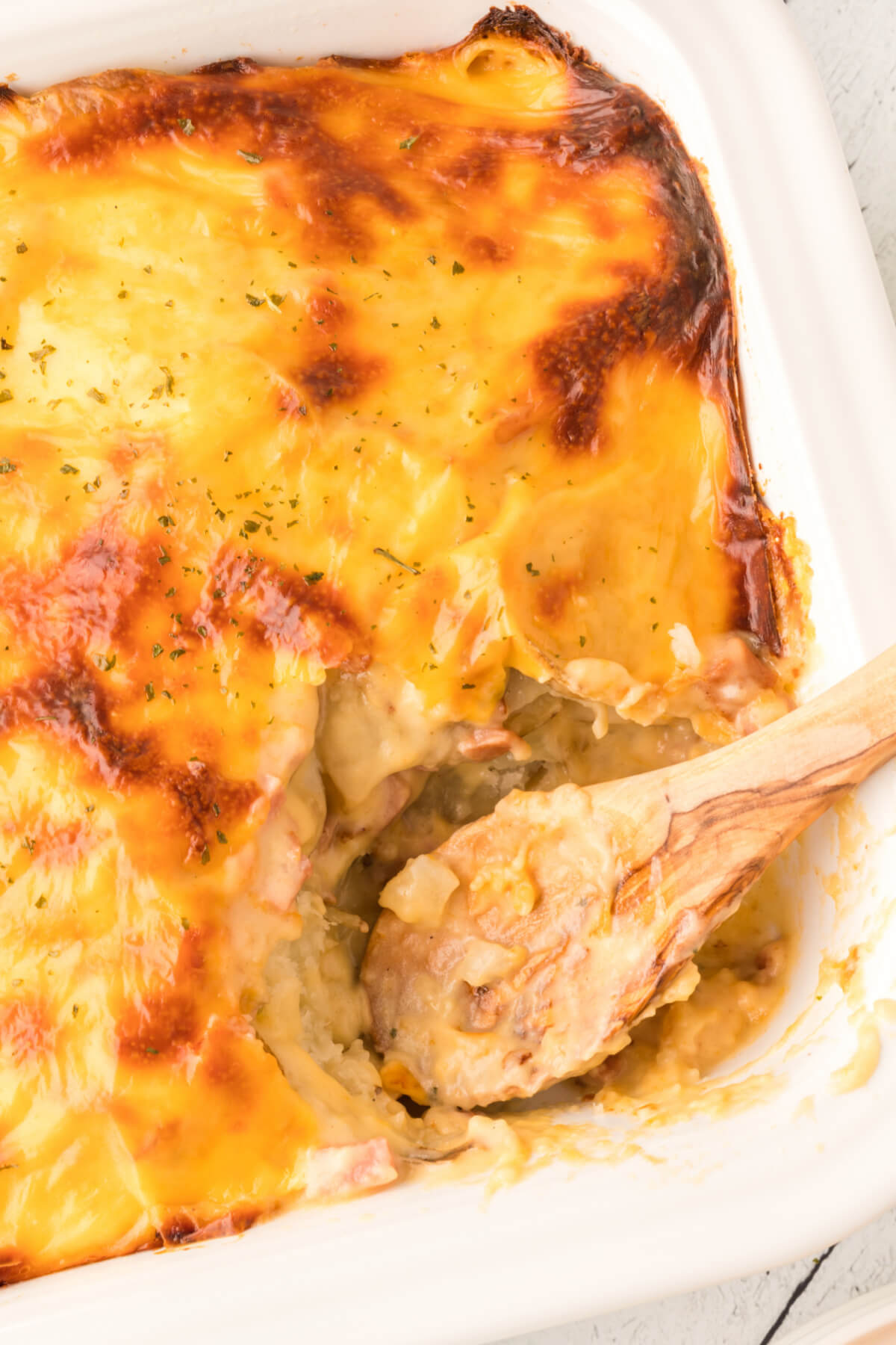 Cheesy Scalloped Potatoes and Ham Love Bakes Good Cakes