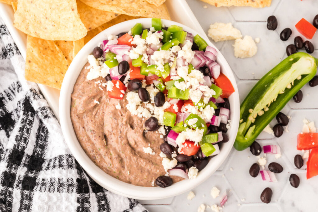 bowl of spicy black bean hummus