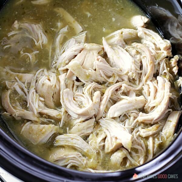 Slow Cooker Salsa Verde Chicken - Love Bakes Good Cakes