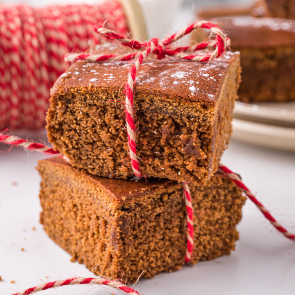 two gingerbread cake slices with twine