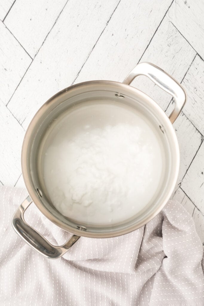 Bring water and baking soda to a boil in a large stockpot.