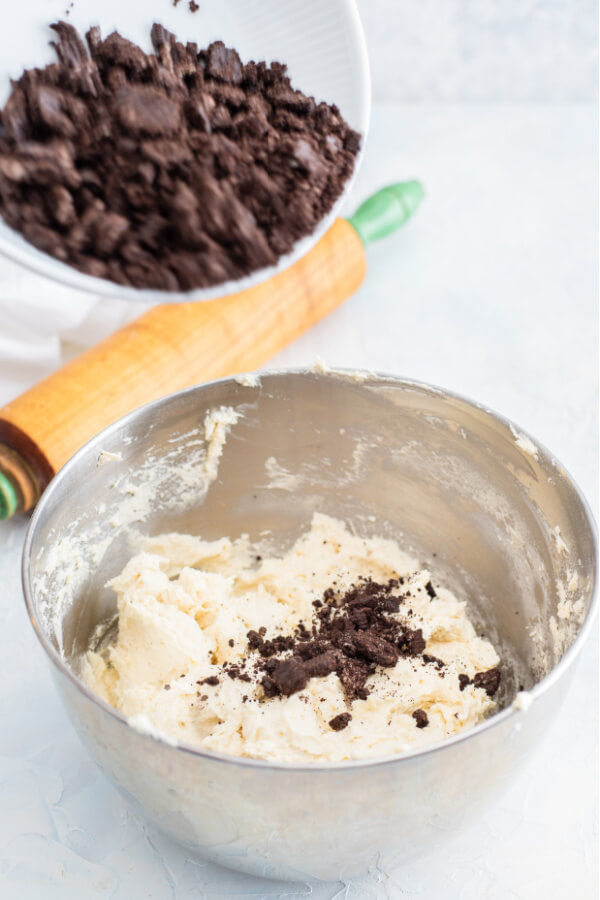 mixing bowl with dough