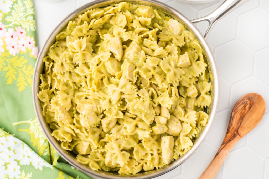 finished creamy chicken pesto pasta in skillet