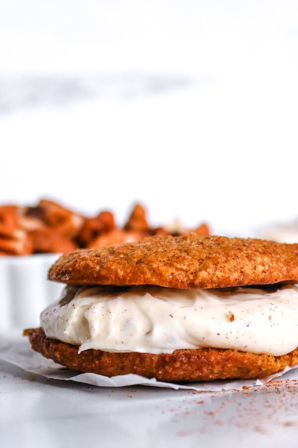 finished pumpkin whoopie pie