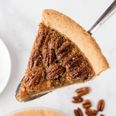 slice of pie on pie knife