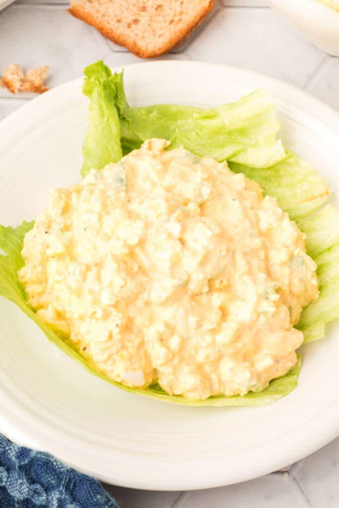 egg salad on lettuce leaf