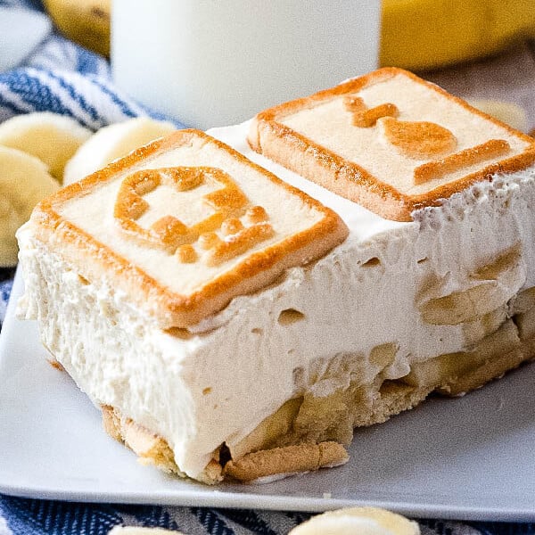 closeup of banana pudding on plate