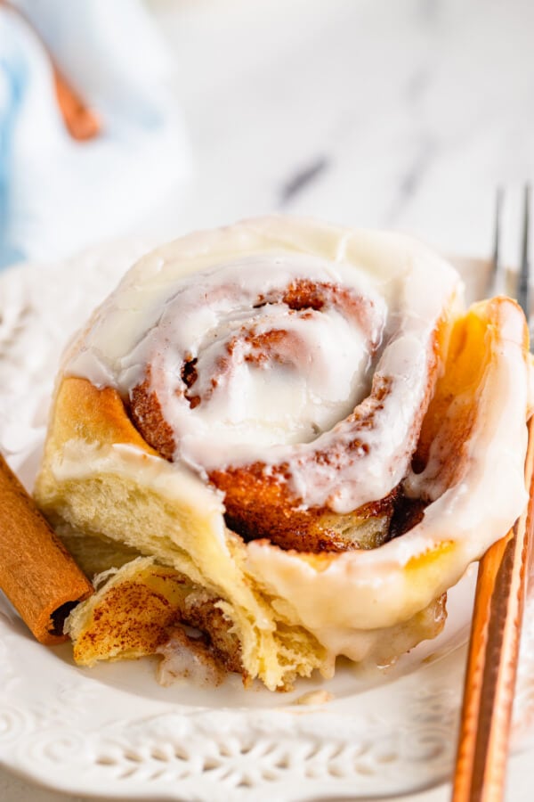 cinnamon roll on plate