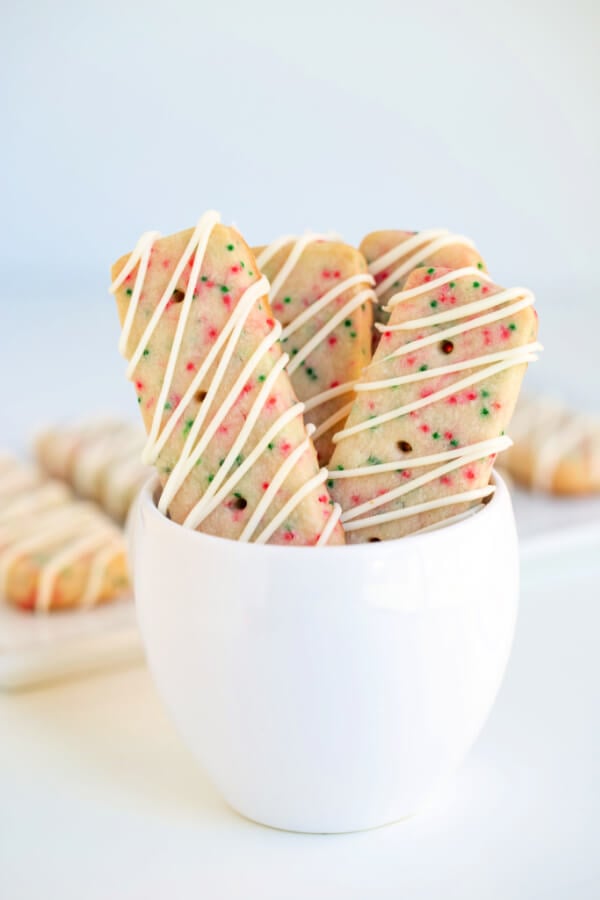 shortbread cookies in small white bowl