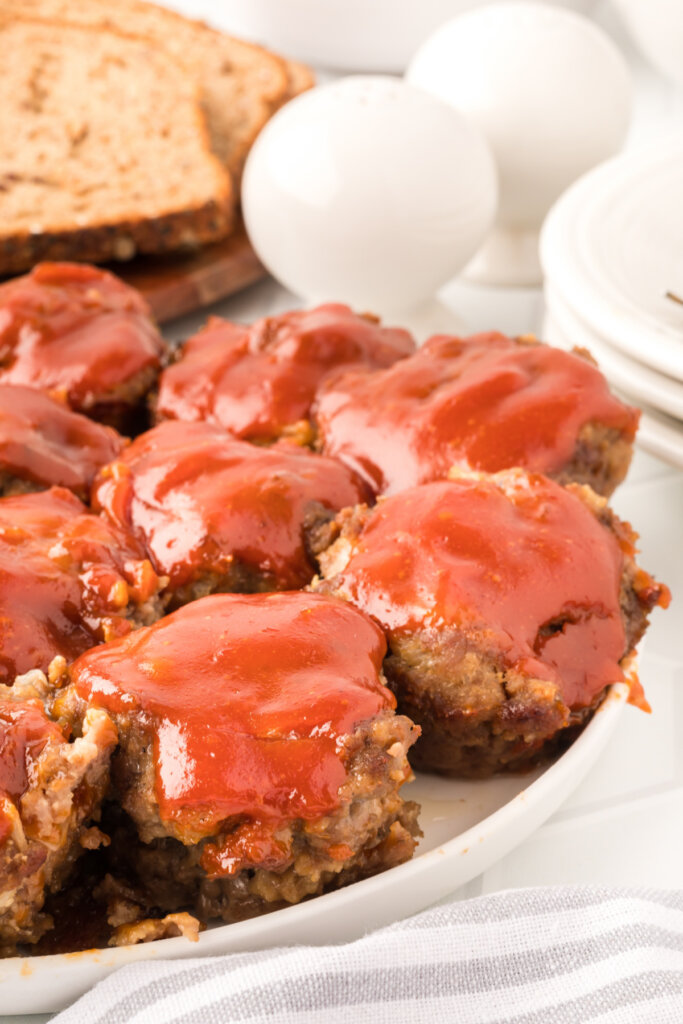 finished meatloaf muffins on plate