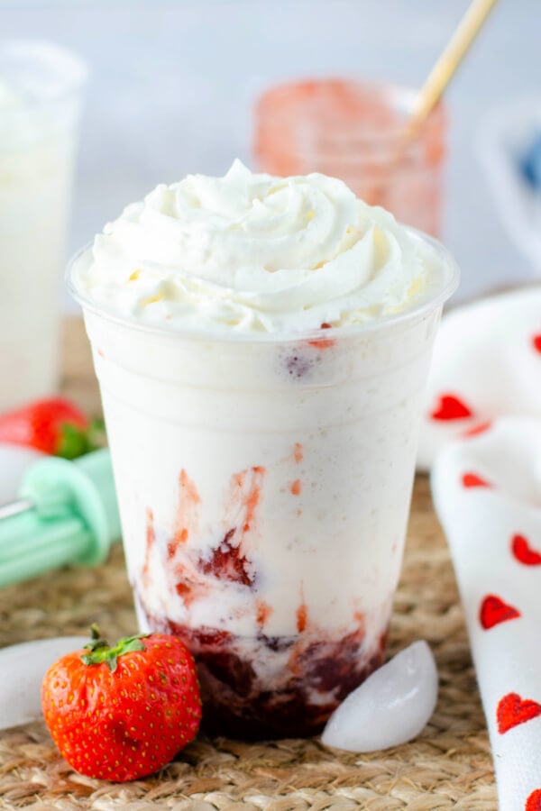 strawberries and cream frappuccino