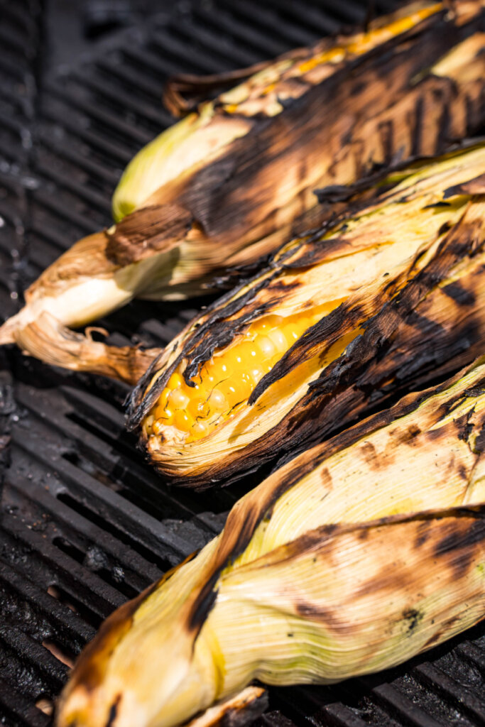 ears of corn on a grill