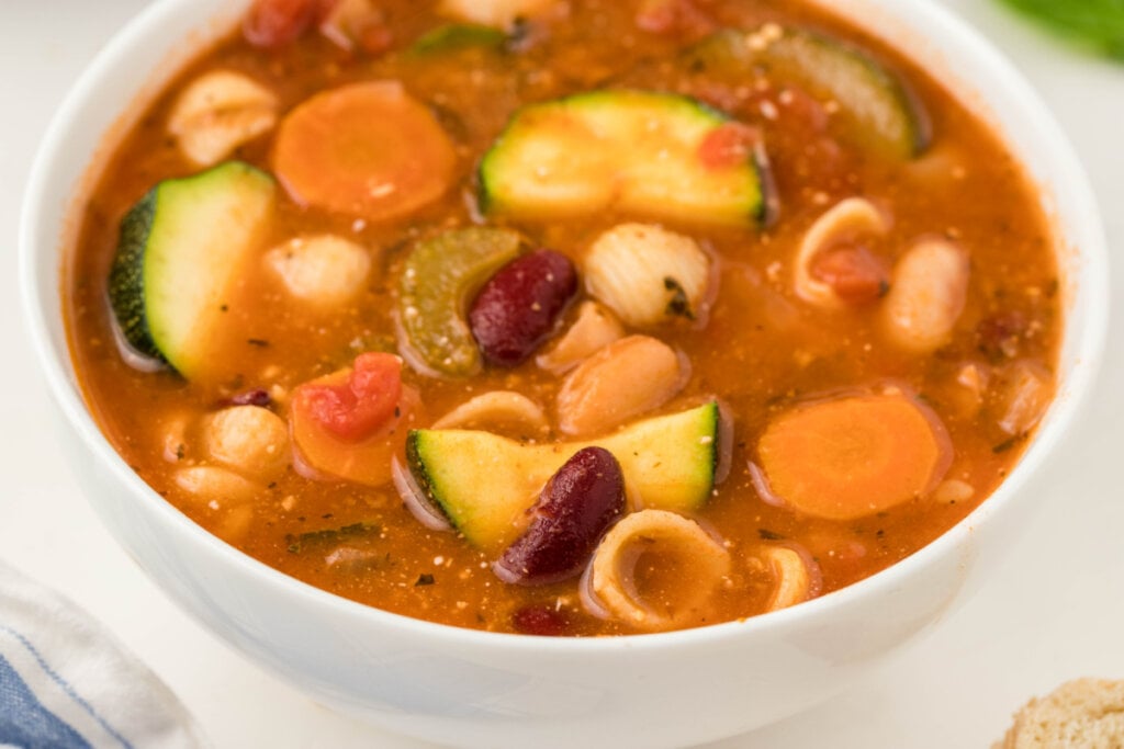 minestrone soup recipe in bowl