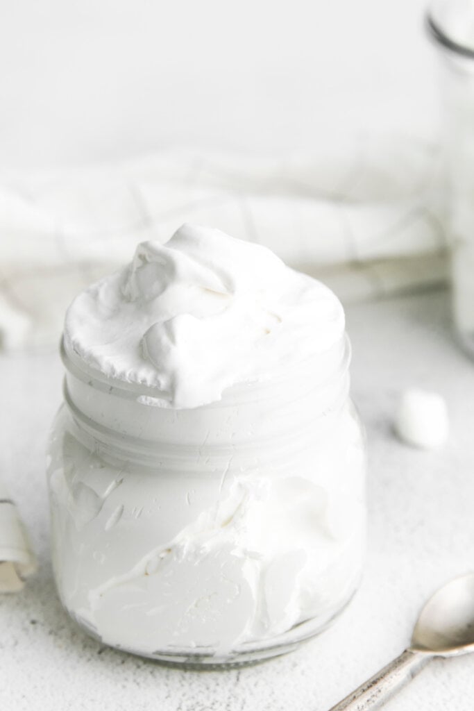 Marshmallow Fluff Recipe (only 6 ingredients!)