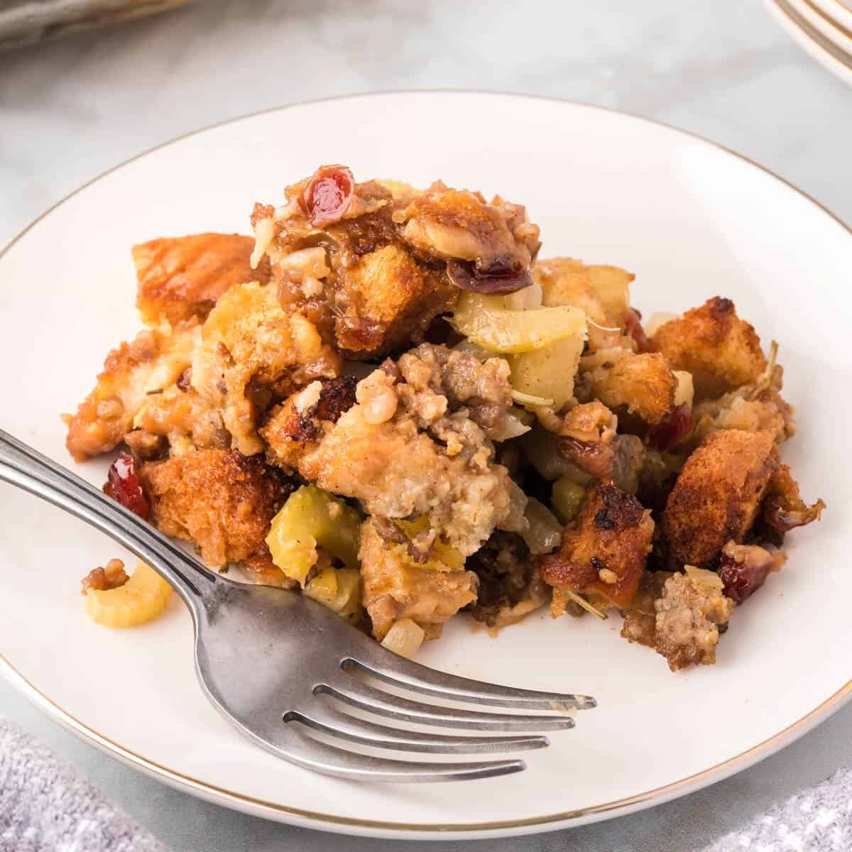 Cranberry Apple Sausage Stuffing Love Bakes Good Cakes