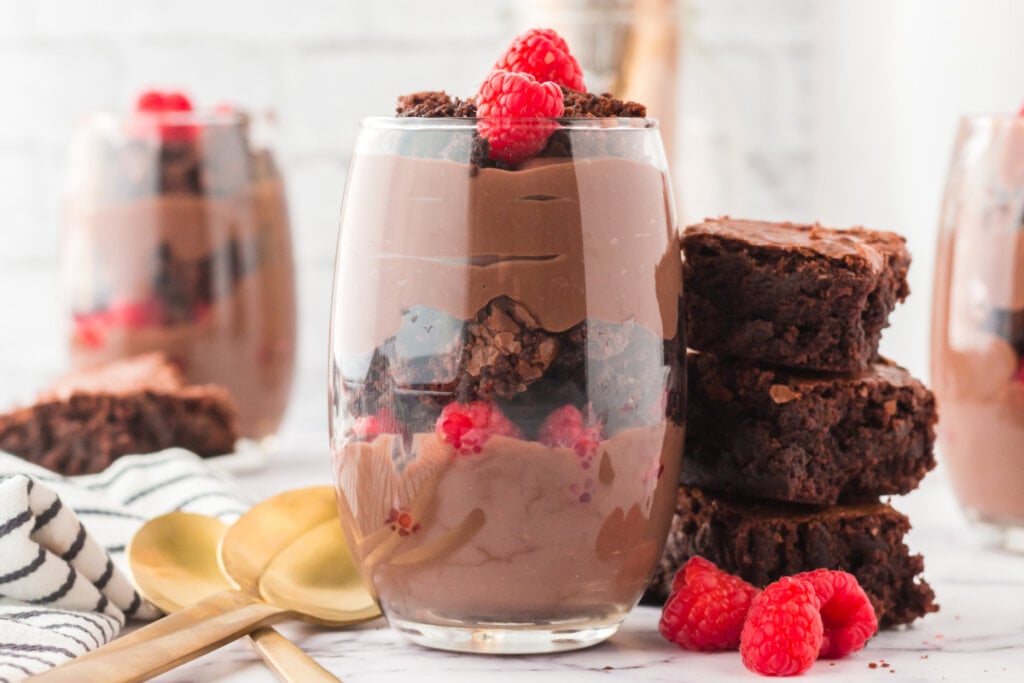 brownie parfaits in glass glasses