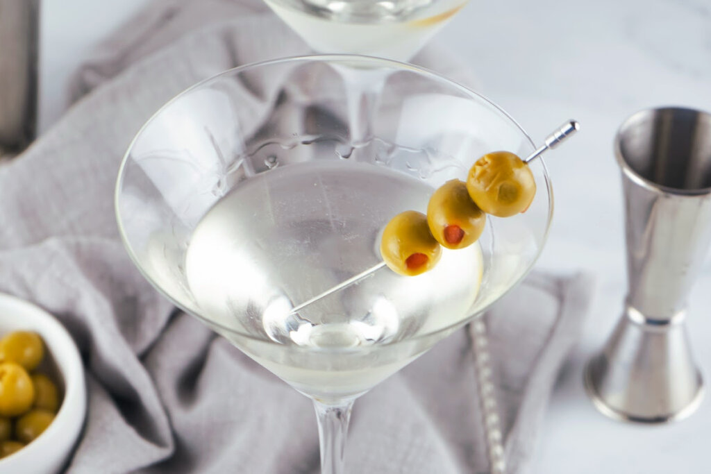 martini with three olives