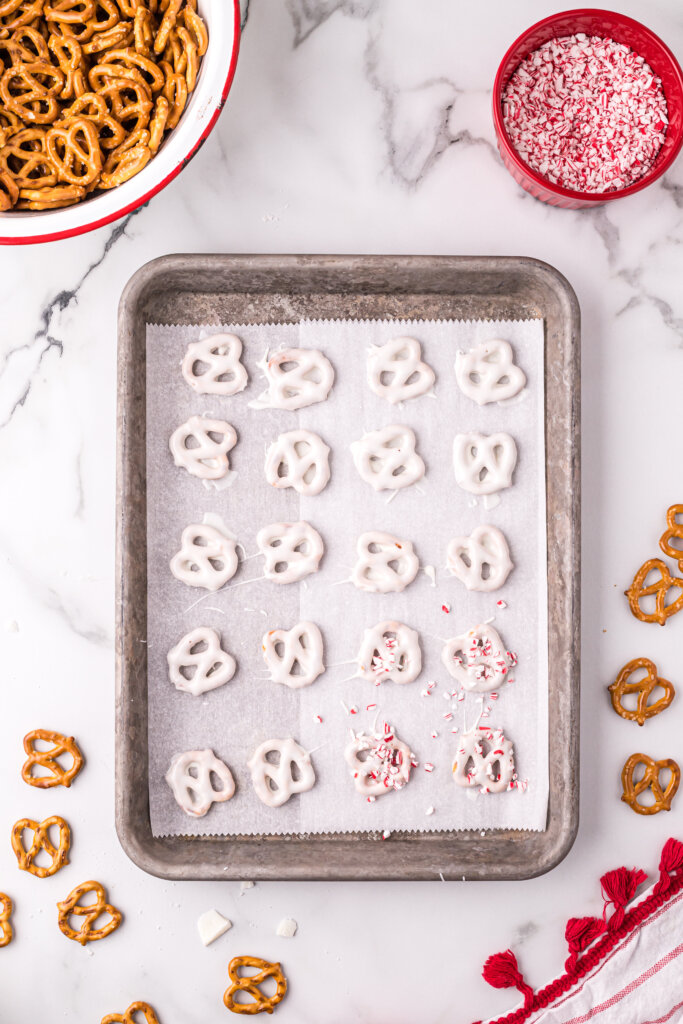 Candy Cane Peppermint Pretzels