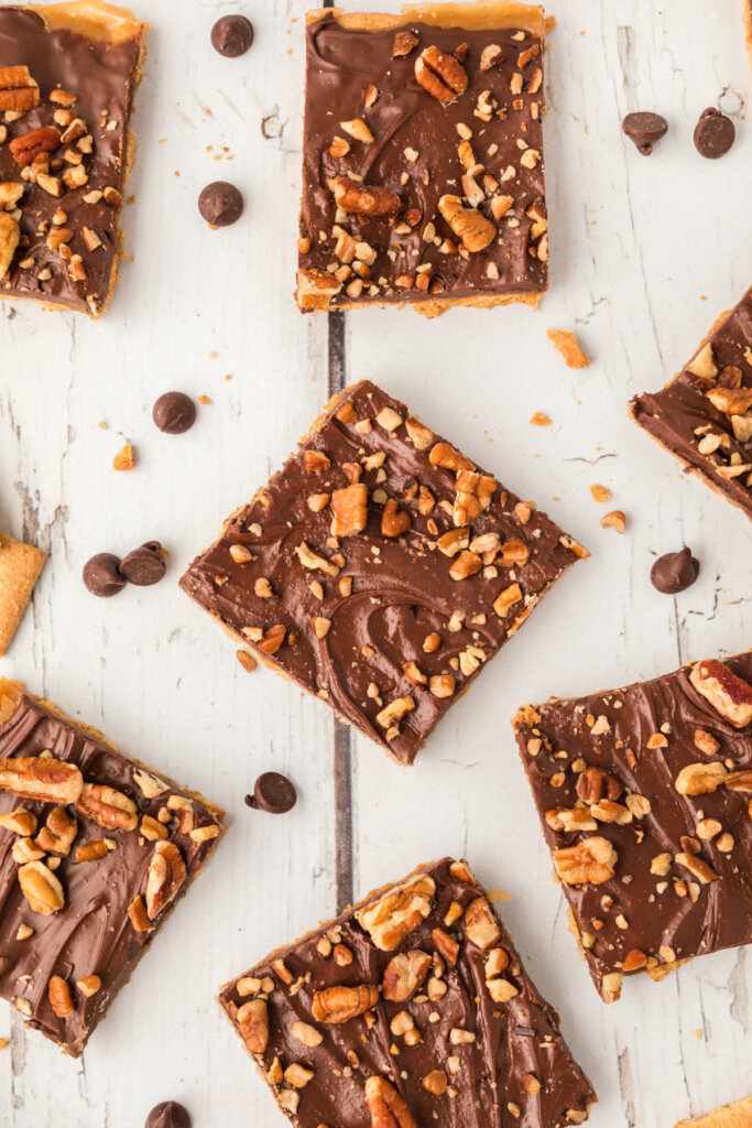 looking down onto squares of graham cracker toffee