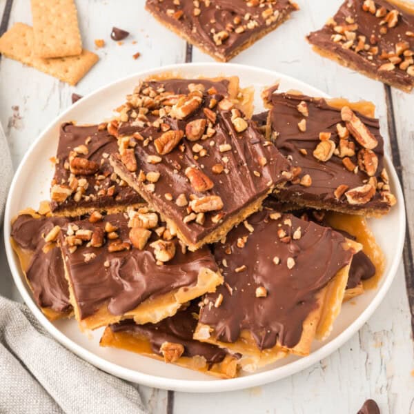 graham cracker toffee on plate
