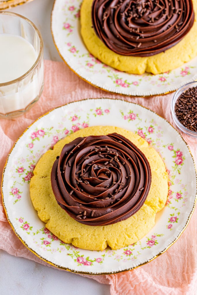 looking down on a plate with a copycat crumbl chocolate cupcake cookie