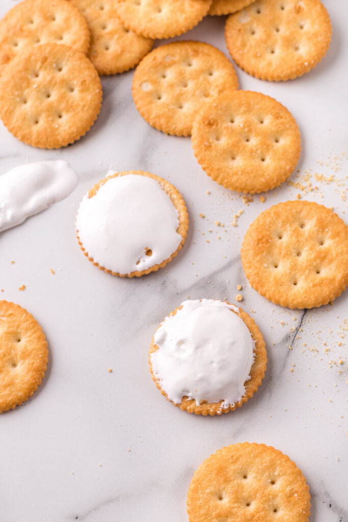 marshmallow cream on ritz crackers