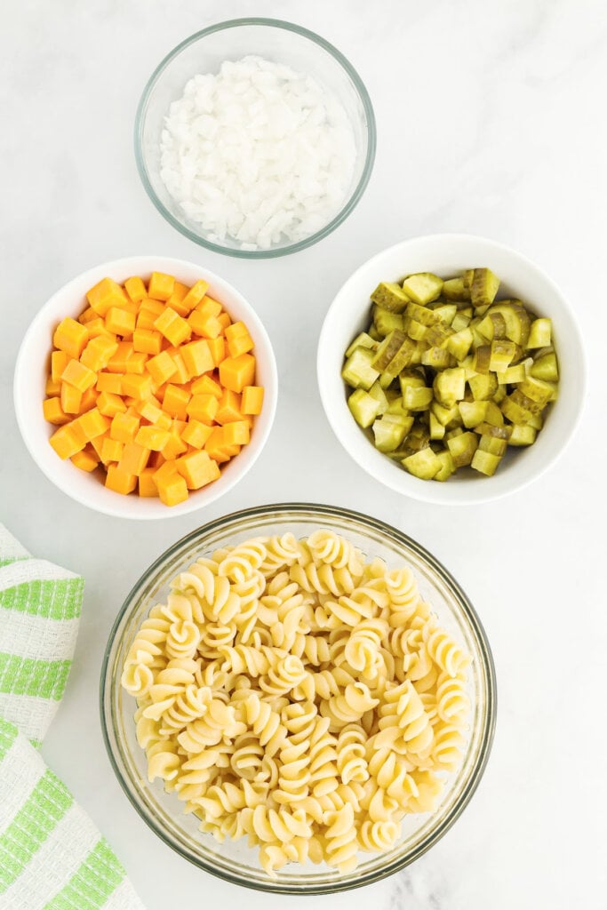 pasta salad ingredeints for dill pickle pasta salad