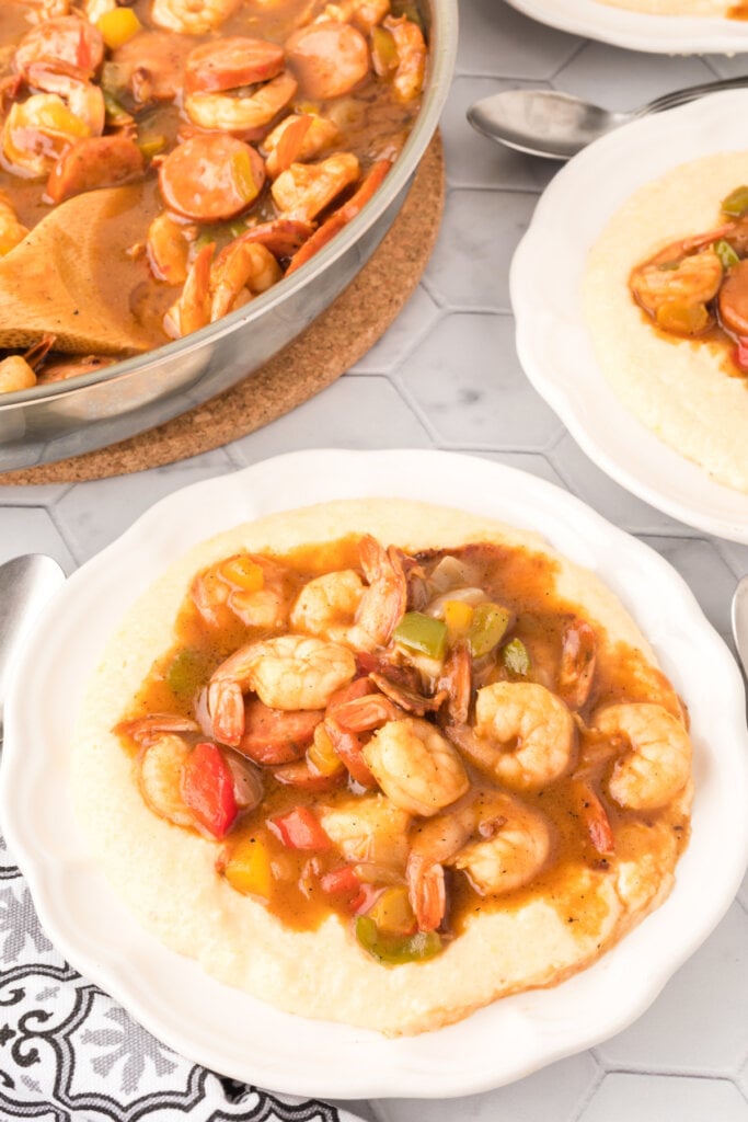 plate of carolina shrimp and grits