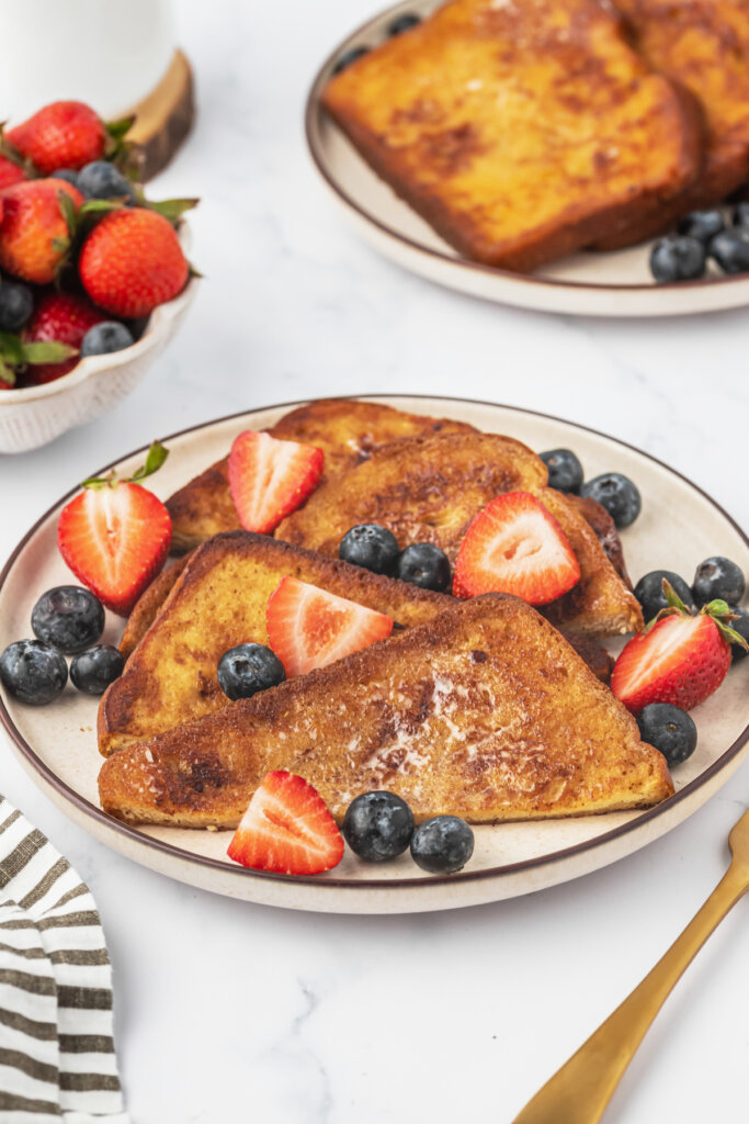 simple french toast recipe on pate ready to serve