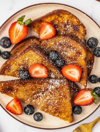 plate fullof brioche french toast