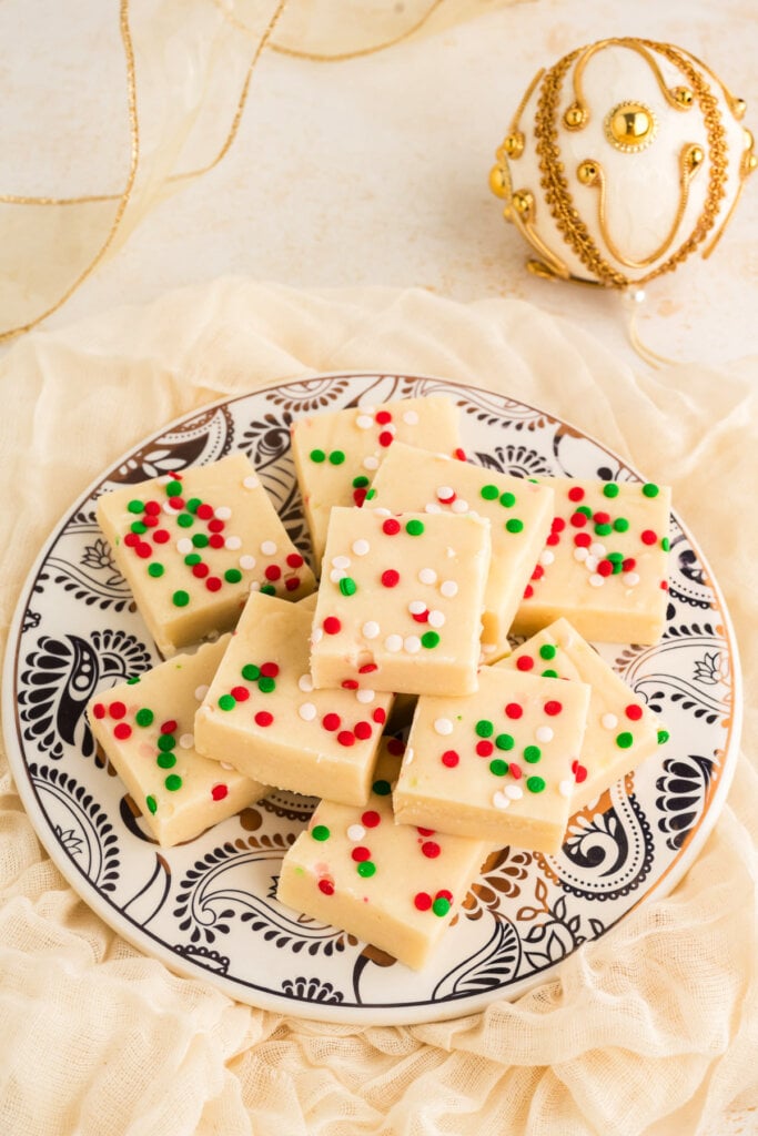 sugar cookie fudge on blue and white plate