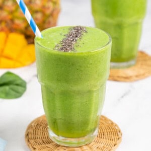 pineapple green smoothie ready to drink