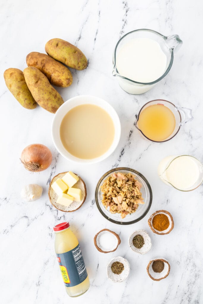 ingredients to make new england style clam chowder