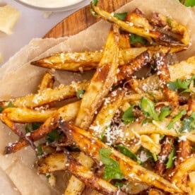 closeup of air fryer garlic parmesan fries