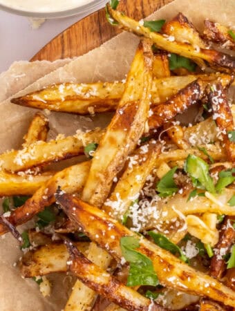 closeup of air fryer garlic parmesan fries