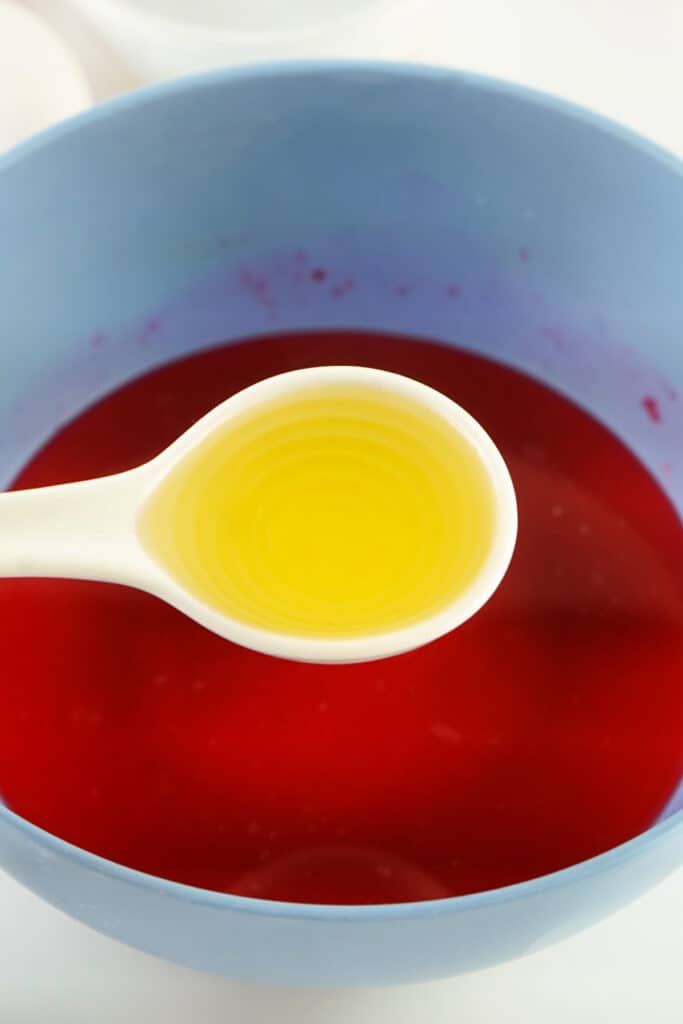 adding oil to the water mixture